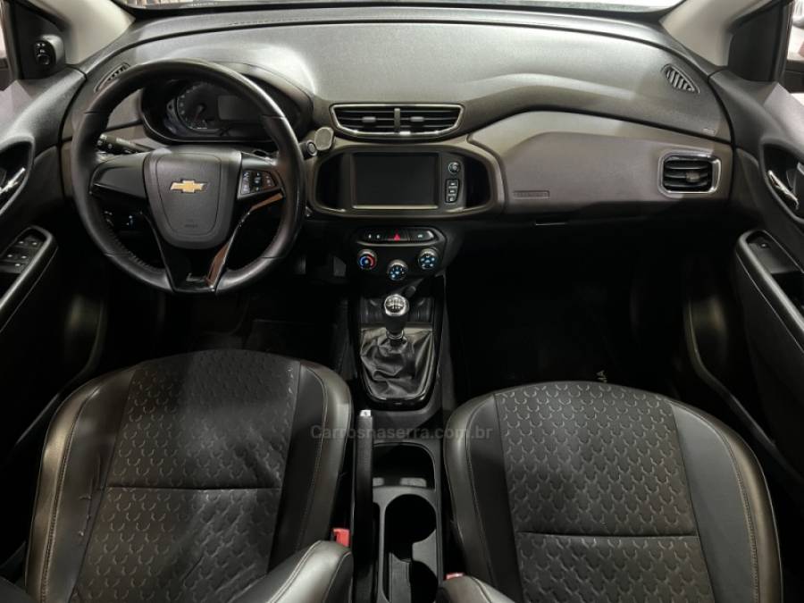 CHEVROLET - PRISMA - 2017/2018 - Vermelha - R$ 67.990,00