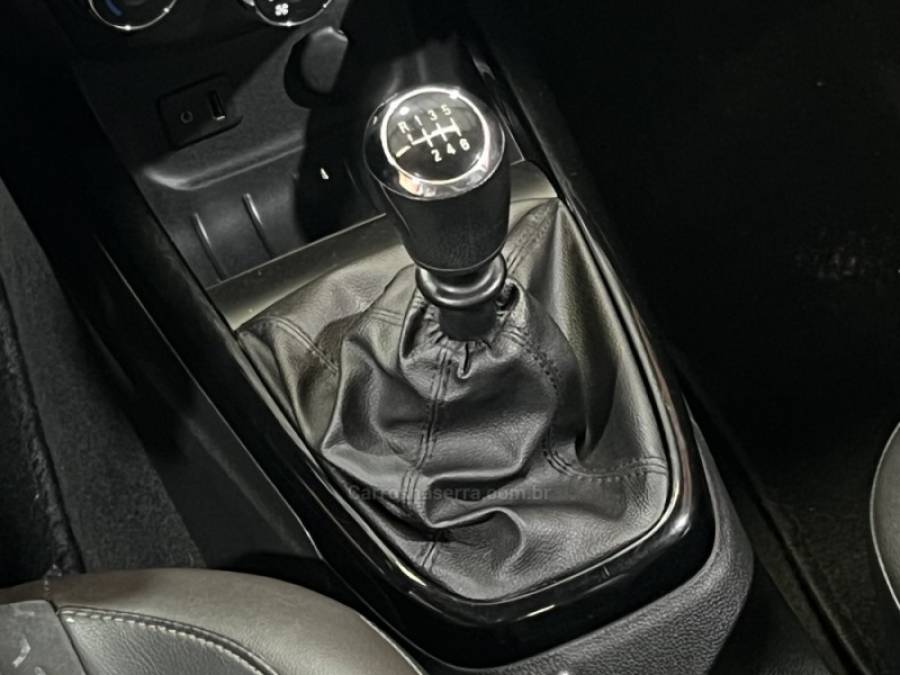 CHEVROLET - PRISMA - 2017/2018 - Vermelha - R$ 67.990,00