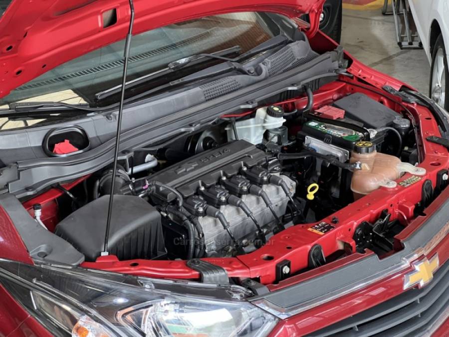 CHEVROLET - PRISMA - 2017/2018 - Vermelha - R$ 67.990,00