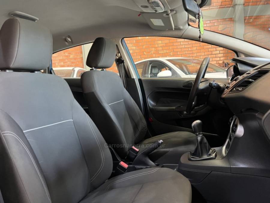 FORD - FIESTA - 2014/2015 - Azul - R$ 51.990,00