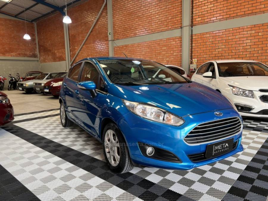 FORD - FIESTA - 2014/2015 - Azul - R$ 51.990,00