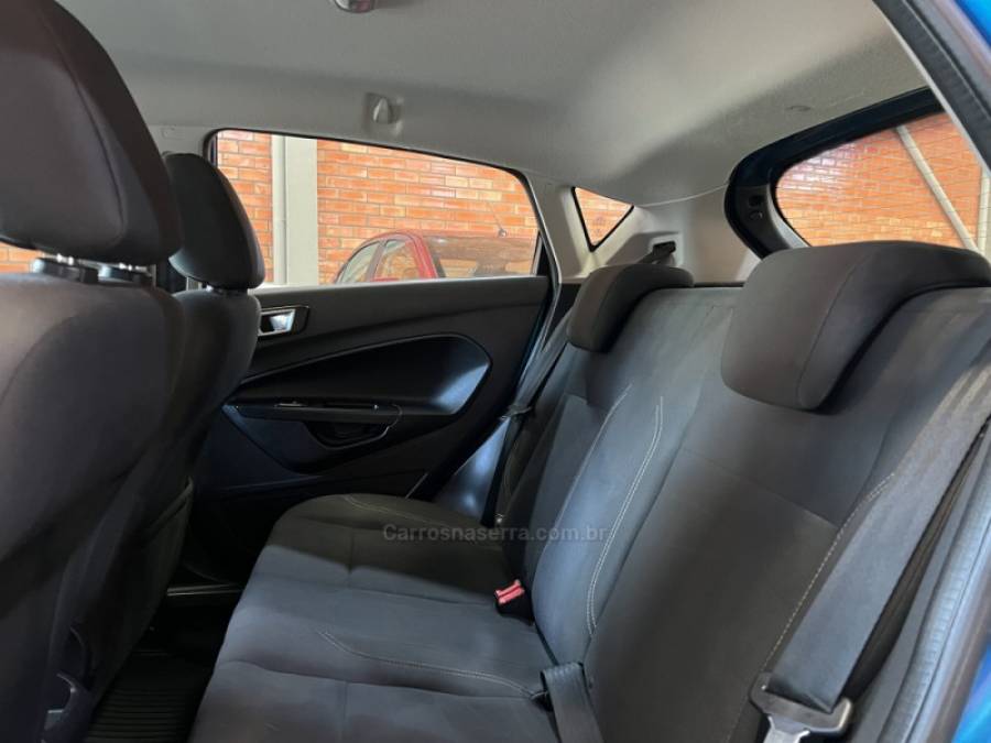 FORD - FIESTA - 2014/2015 - Azul - R$ 51.990,00