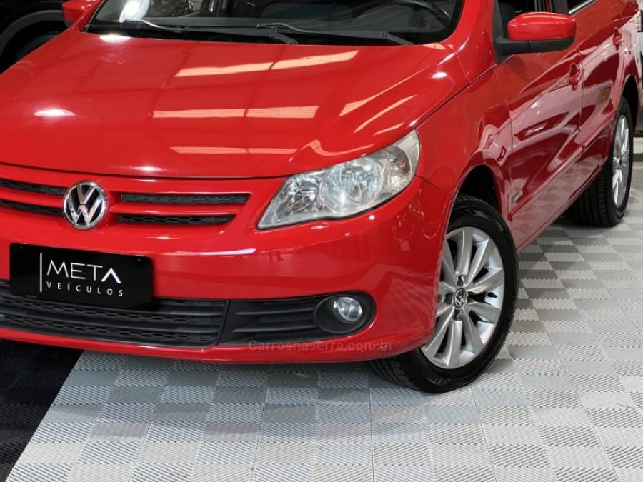 VOLKSWAGEN - VOYAGE - 2011/2012 - Vermelha - R$ 36.990,00