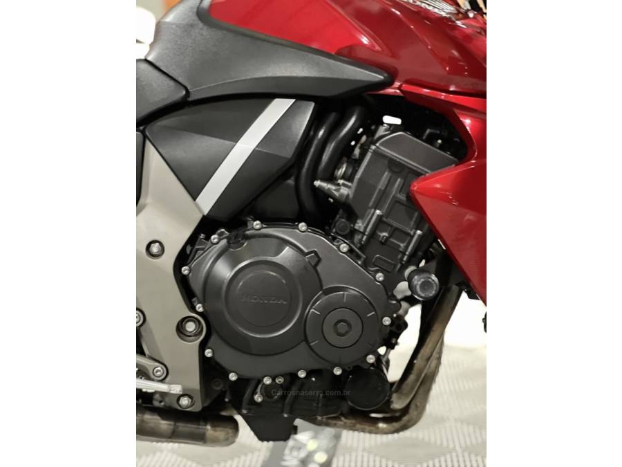 HONDA - CB 1000R - 2012/2013 - Vermelha - R$ 54.990,00