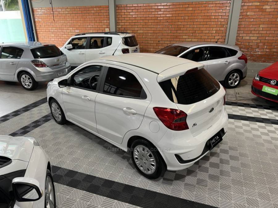 FORD - KA - 2020/2021 - Branca - R$ 67.990,00