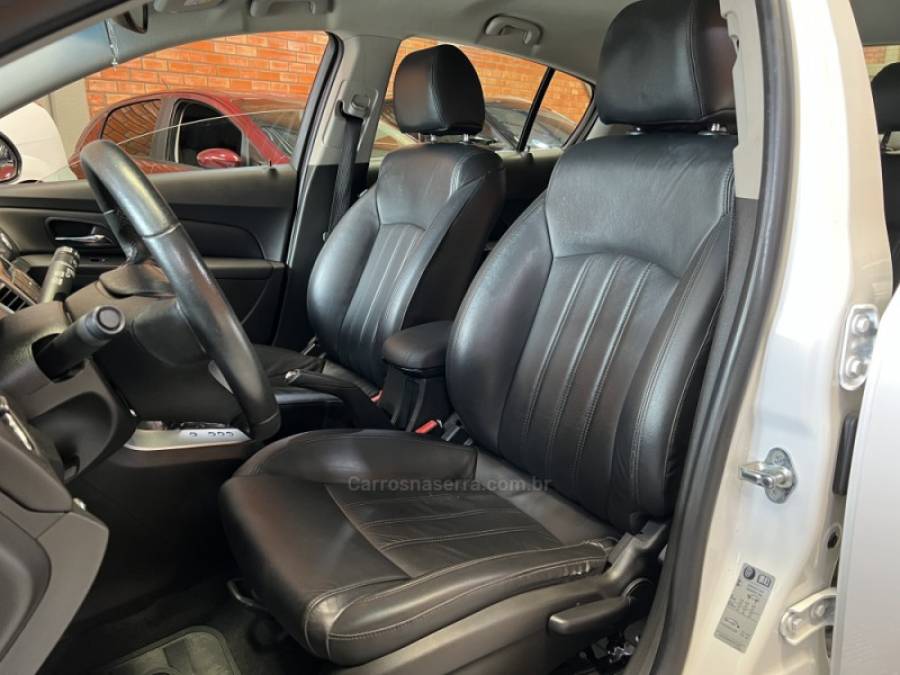 CHEVROLET - CRUZE - 2015/2015 - Branca - R$ 74.990,00