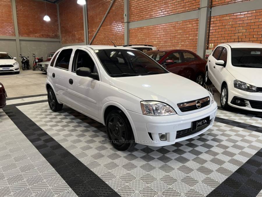 CHEVROLET - CORSA - 2012/2012 - Branca - R$ 36.990,00