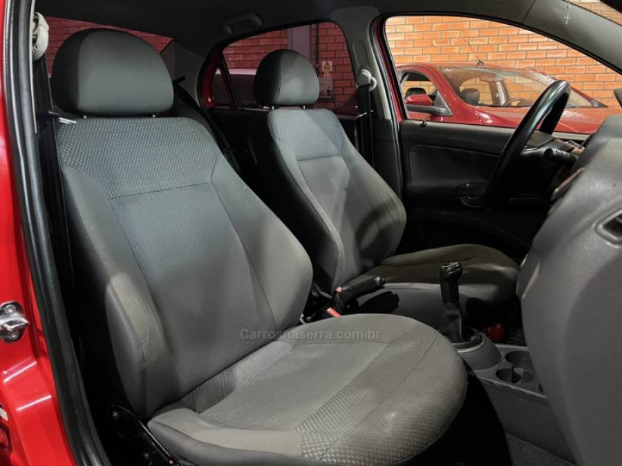 VOLKSWAGEN - VOYAGE - 2011/2012 - Vermelha - R$ 36.990,00