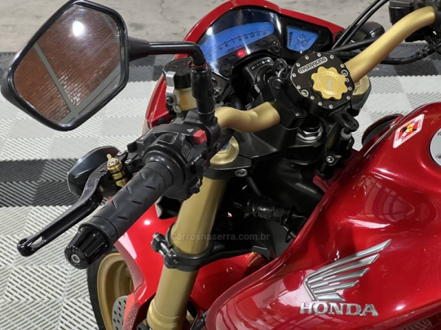 HONDA - CB 1000R - 2012/2013 - Vermelha - R$ 54.990,00