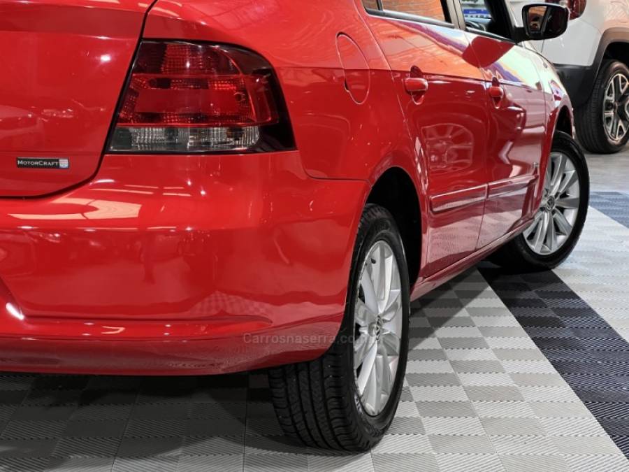 VOLKSWAGEN - VOYAGE - 2011/2012 - Vermelha - R$ 36.990,00