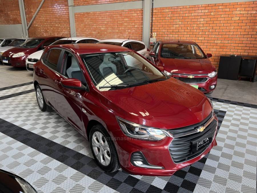 CHEVROLET - ONIX - 2020/2020 - Vermelha - R$ 81.990,00
