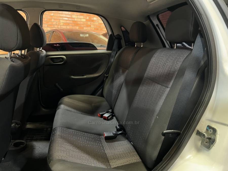 CHEVROLET - CORSA - 2012/2012 - Branca - R$ 36.990,00
