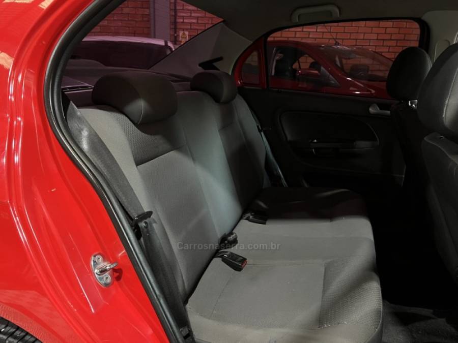 VOLKSWAGEN - VOYAGE - 2011/2012 - Vermelha - R$ 36.990,00