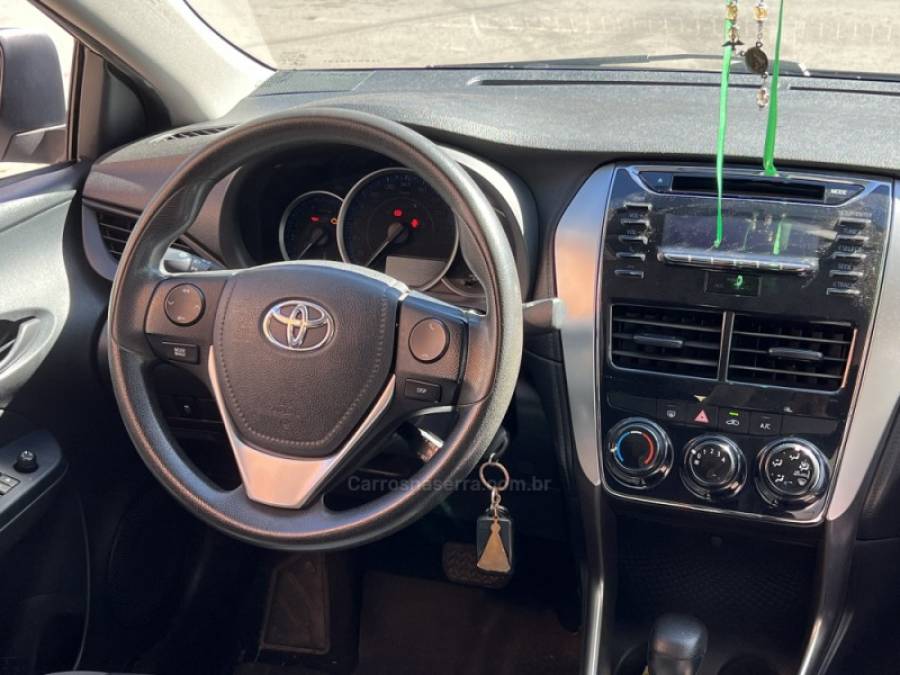 TOYOTA - YARIS - 2020/2020 - Branca - R$ 79.990,00