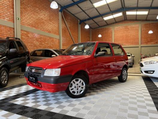 FIAT - UNO - 2010/2011 - Vermelha - R$ 21.990,00