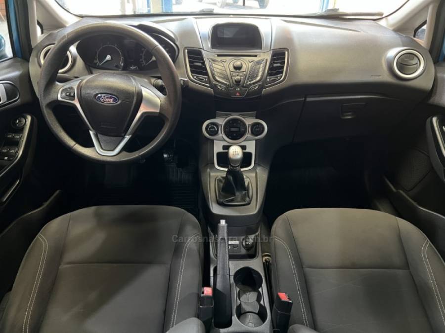 FORD - FIESTA - 2014/2015 - Azul - R$ 51.990,00