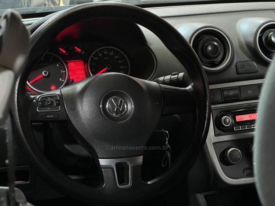 VOLKSWAGEN - VOYAGE - 2011/2012 - Vermelha - R$ 36.990,00