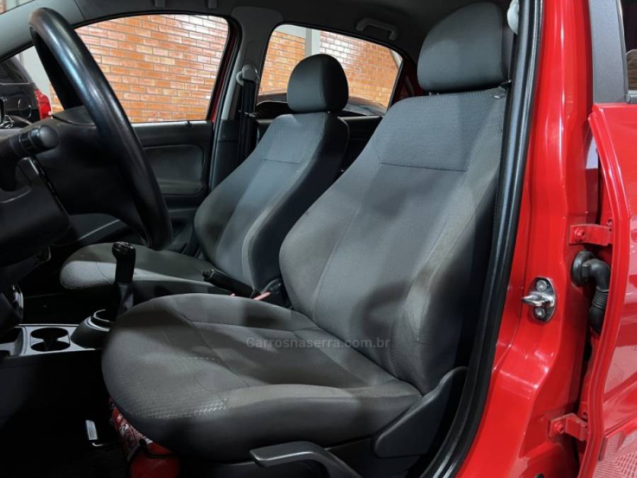 VOLKSWAGEN - VOYAGE - 2011/2012 - Vermelha - R$ 36.990,00